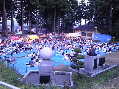 浅原神社横の観覧席