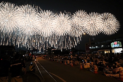 大手大橋手前の道路